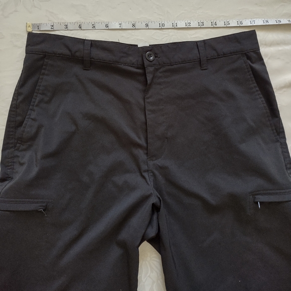 Chaps Golf shorts zipper pockets - Picture 5 of 10